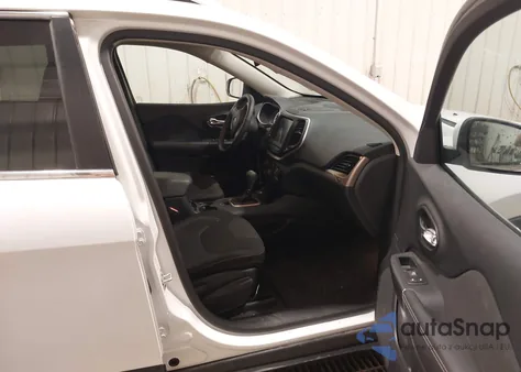 2016 Jeep Cherokee Latitude из США, поврежденный, VIN 1C4PJMCS5GW271708